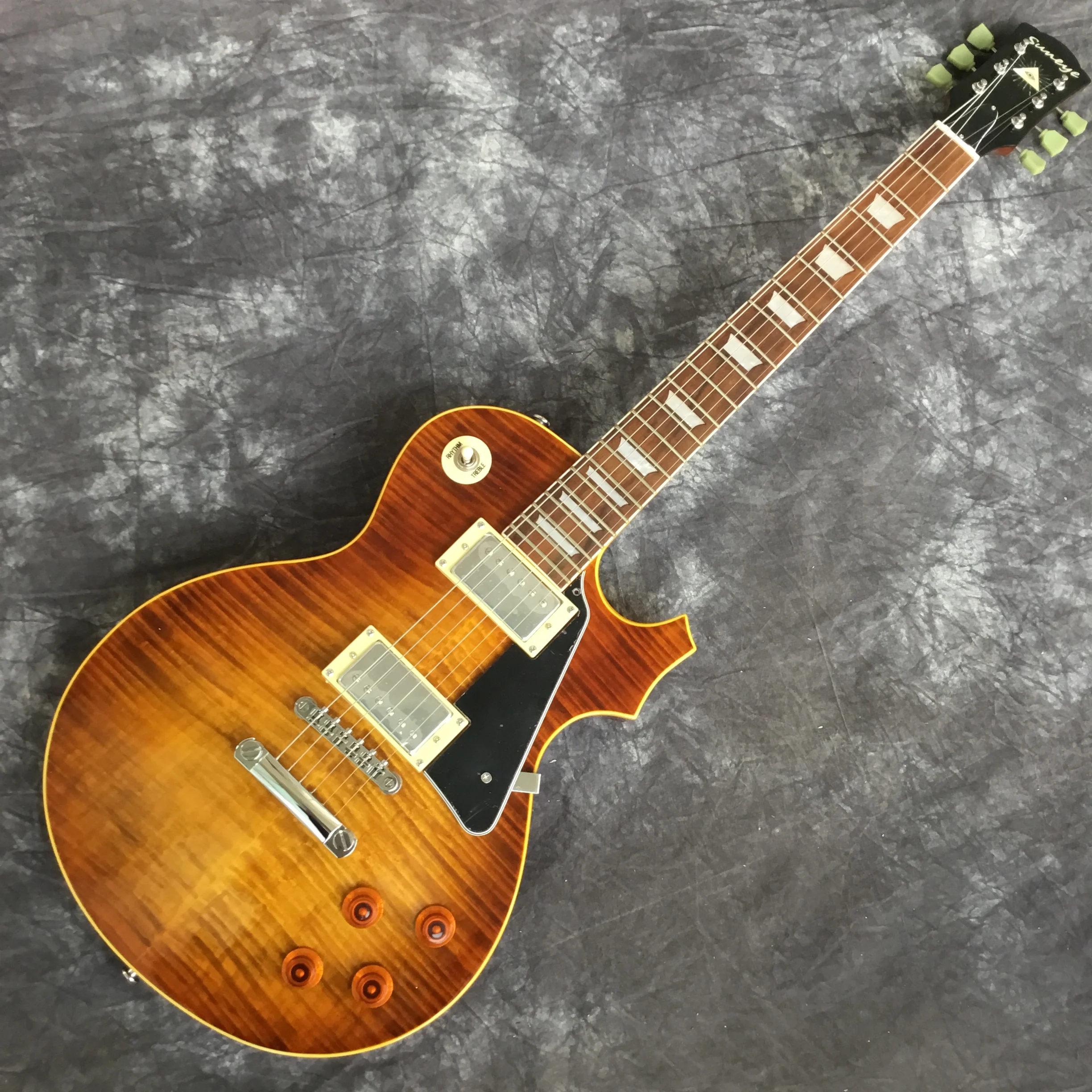 Китай OEM солнцезащитный глаз дымовой цвет клен электрогитара высокого качества