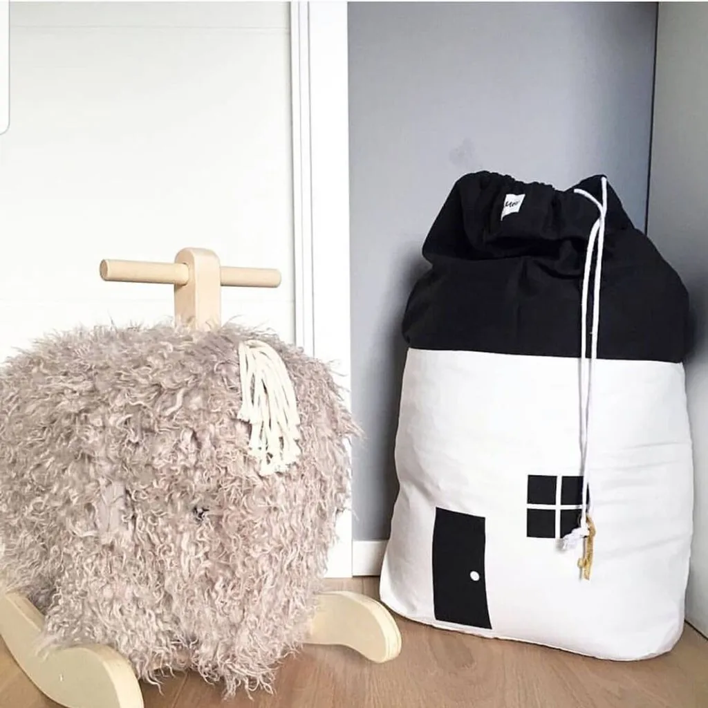 Большой игрушечный мешок с дорожной картой может использоваться как подвесная