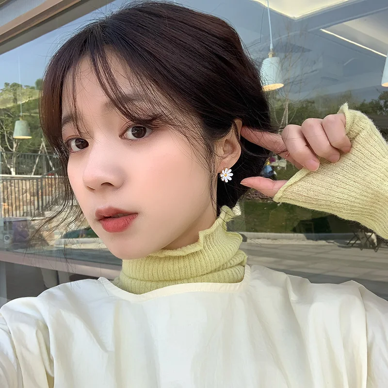 

2022 New Korean Fashion Jewelry Ladies Chrysanthemum Flower Earrings Are Fresh, Sweet And Small, Earrings Valentine's Day Gift