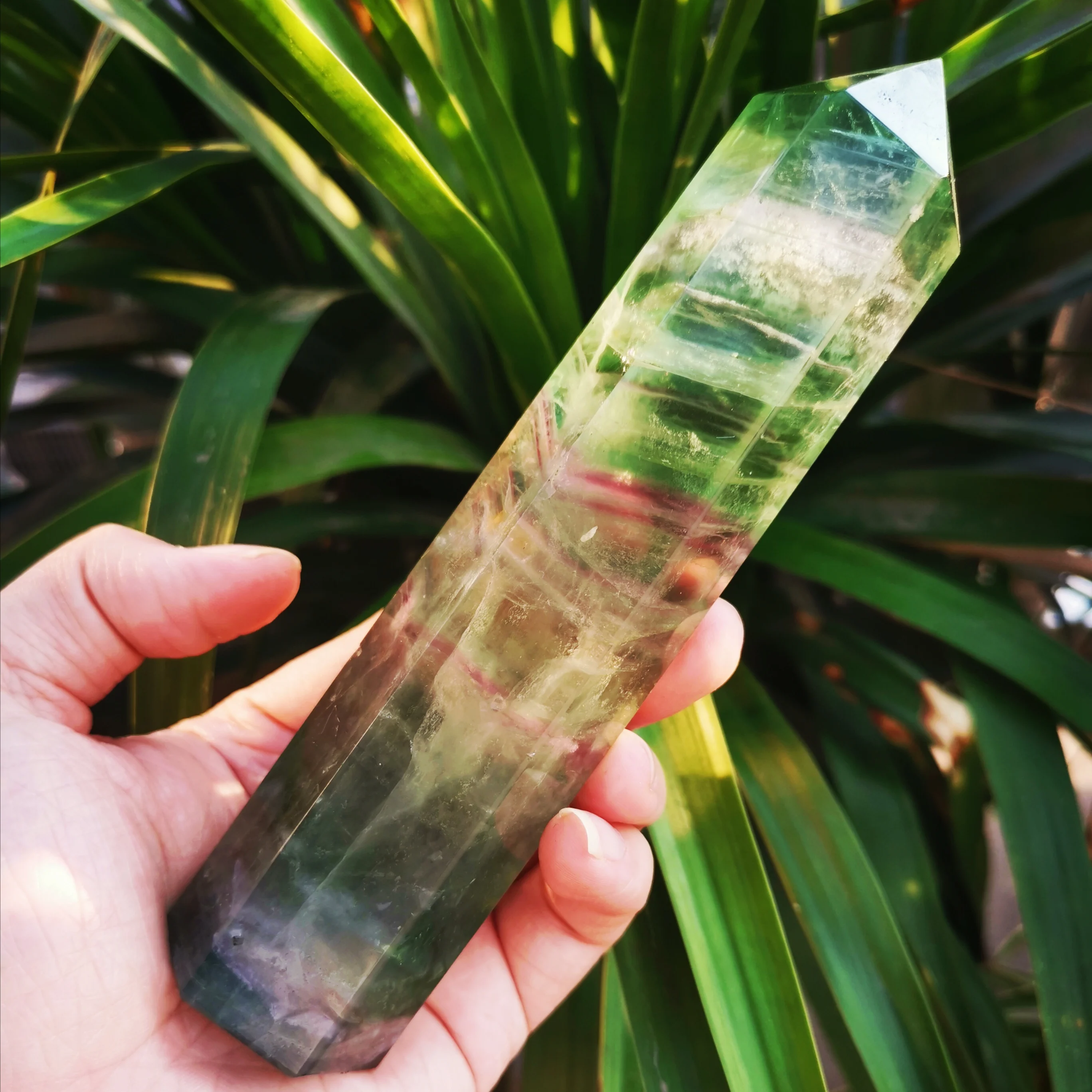 

Big 300g Natural Fluorite Hexagonal Column Crystal Point Healing Wand Mineral Crystal Home Decoration Stone Wand Treatment Stone