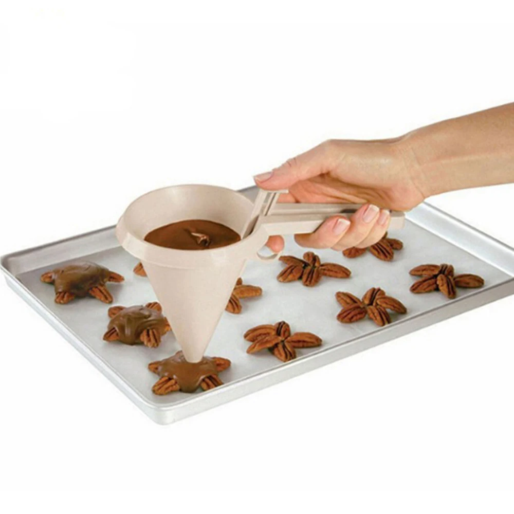 1pc Kitchen DIY Funnel Adjustable plastic Chocolate Candy White Mold for Ice Cream Cake Decorating Dispenser Baking Tool |