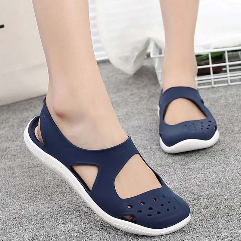

Women Sandals Hollow Out Casual Jelly Shoes Outdoor Non Slip Soft Soled Beach Sandals Candy Color Slip on Footwear Sandals Mujer