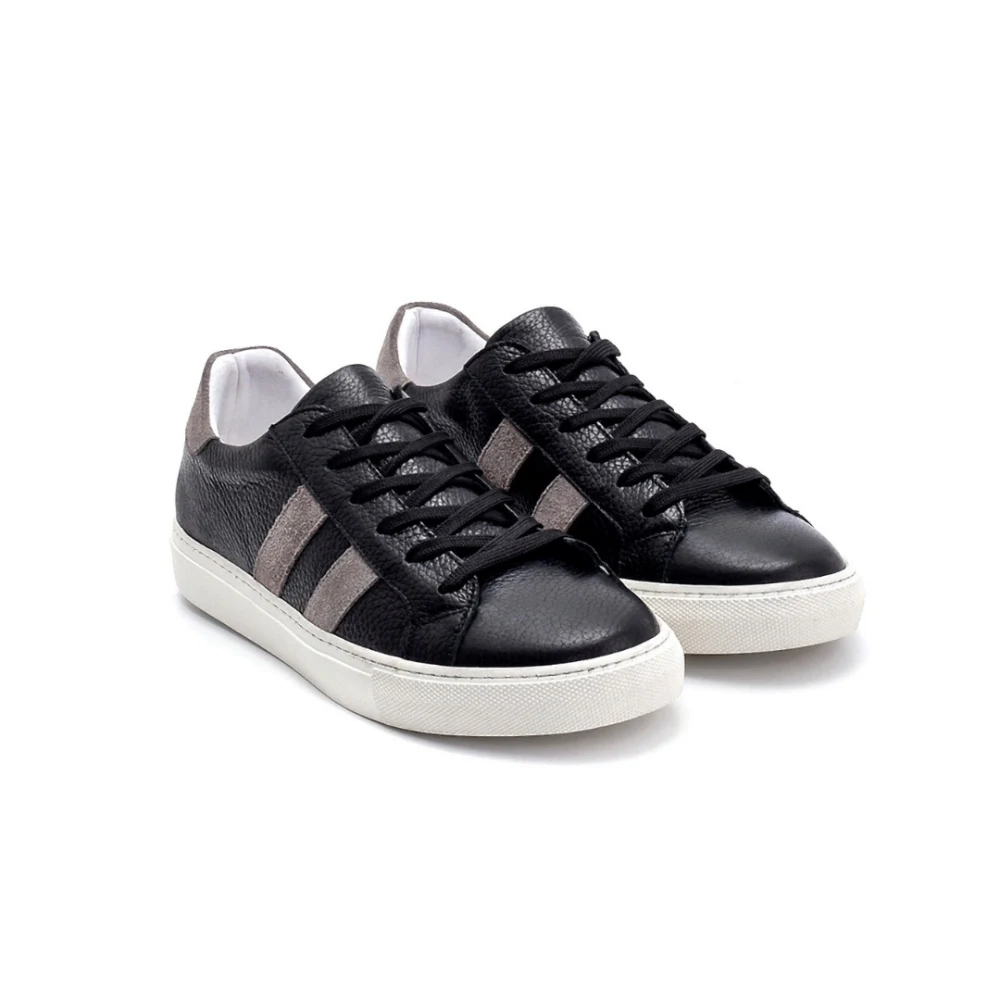 

Мужские кроссовки из натуральной кожи