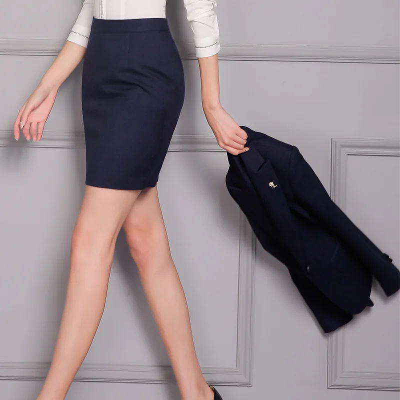 Женский костюм из двух предметов серо-черный модный с юбкой одной пряжкой и