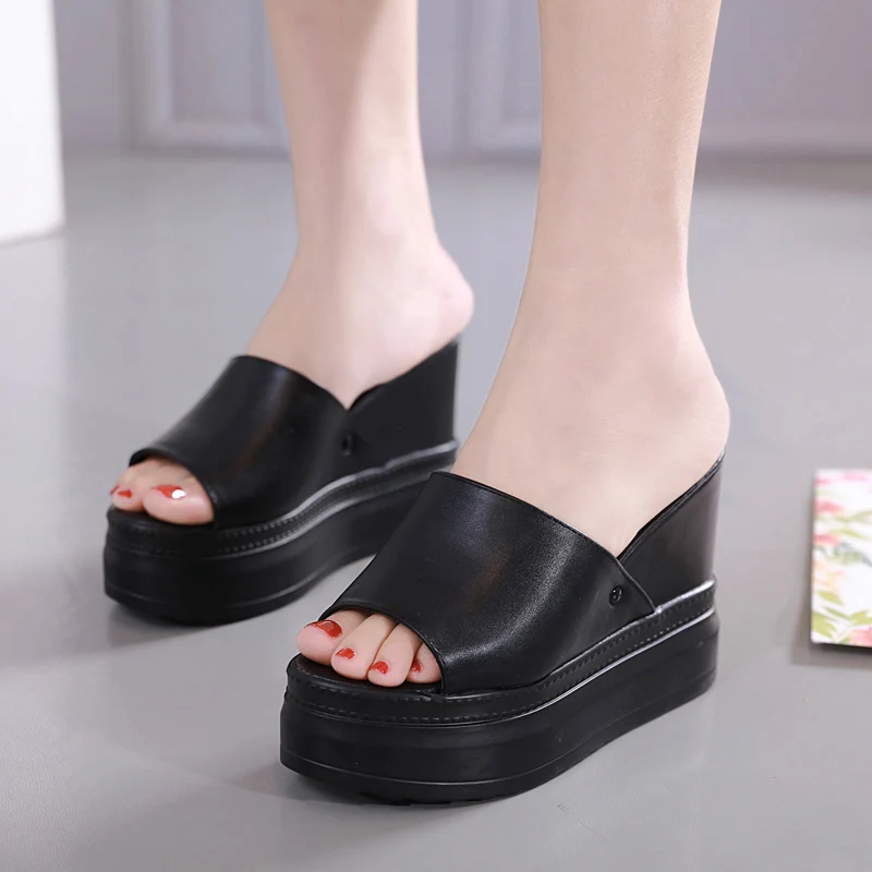 

Slippers Women Summer Slides Platform High-Heeled Shoes Lady On A Wedge Pantofle Shale Female Beach Rubber Flip Flops 2021 Sabot