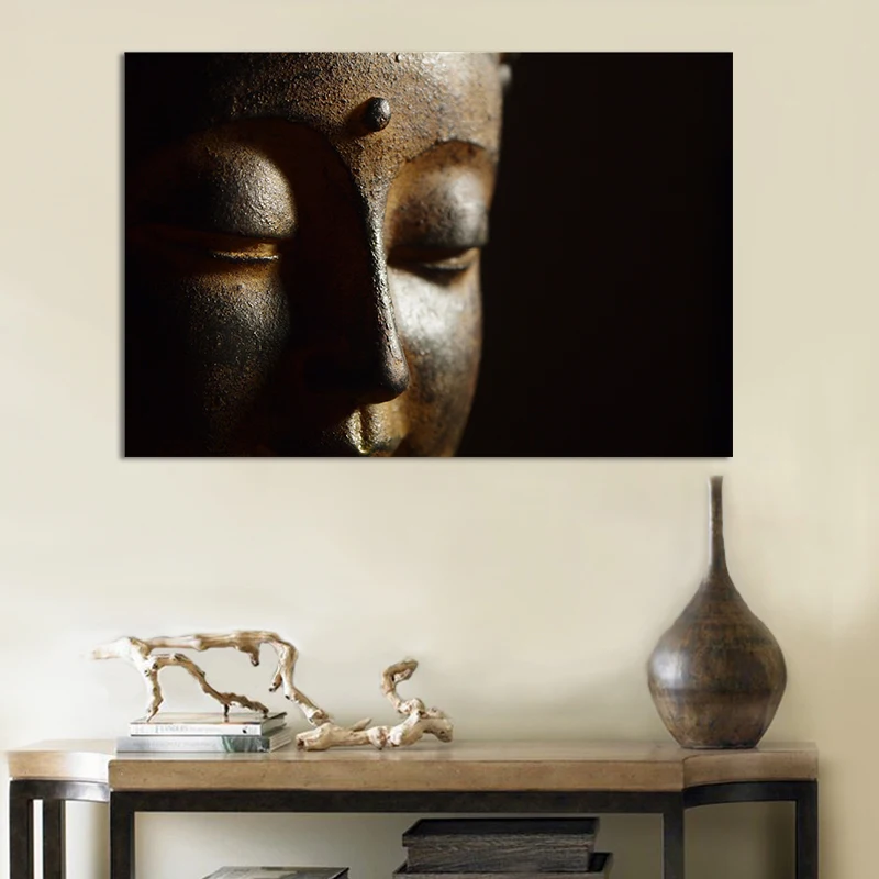 Картина на черном фоне с изображением лица Будды половина портрета религиозным