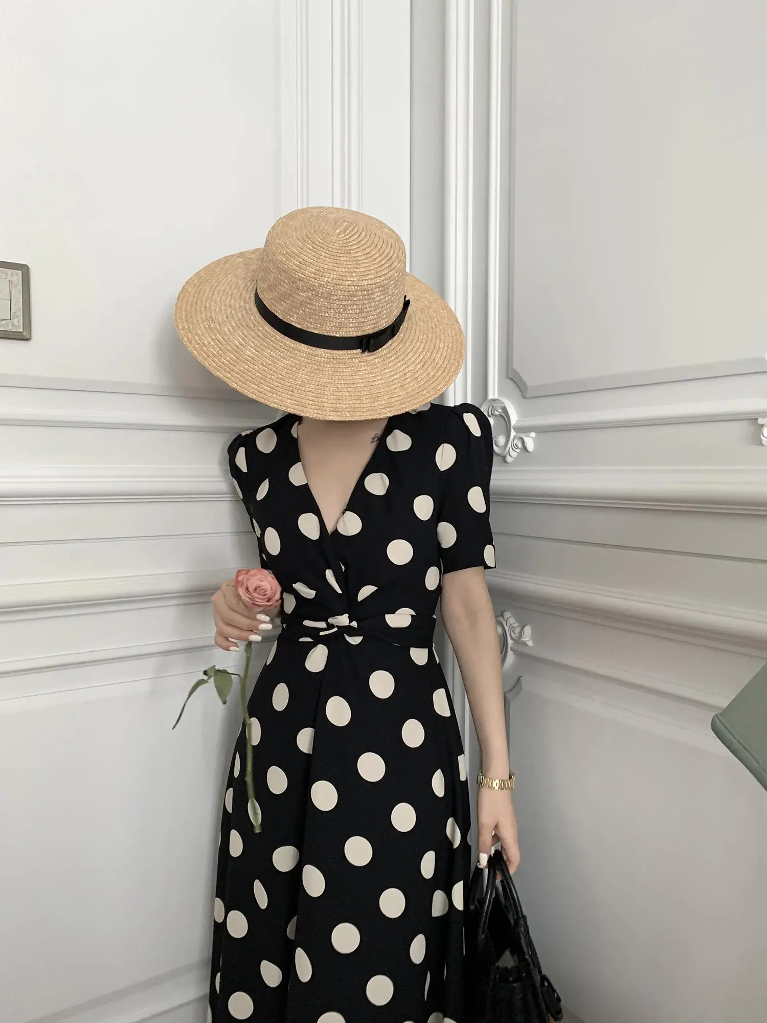

Dress Female Summer French Polka Dot Tie Waist Fashion V-Neck Retro Elegant Holiday Sun Skirt A-Line Long Skirt