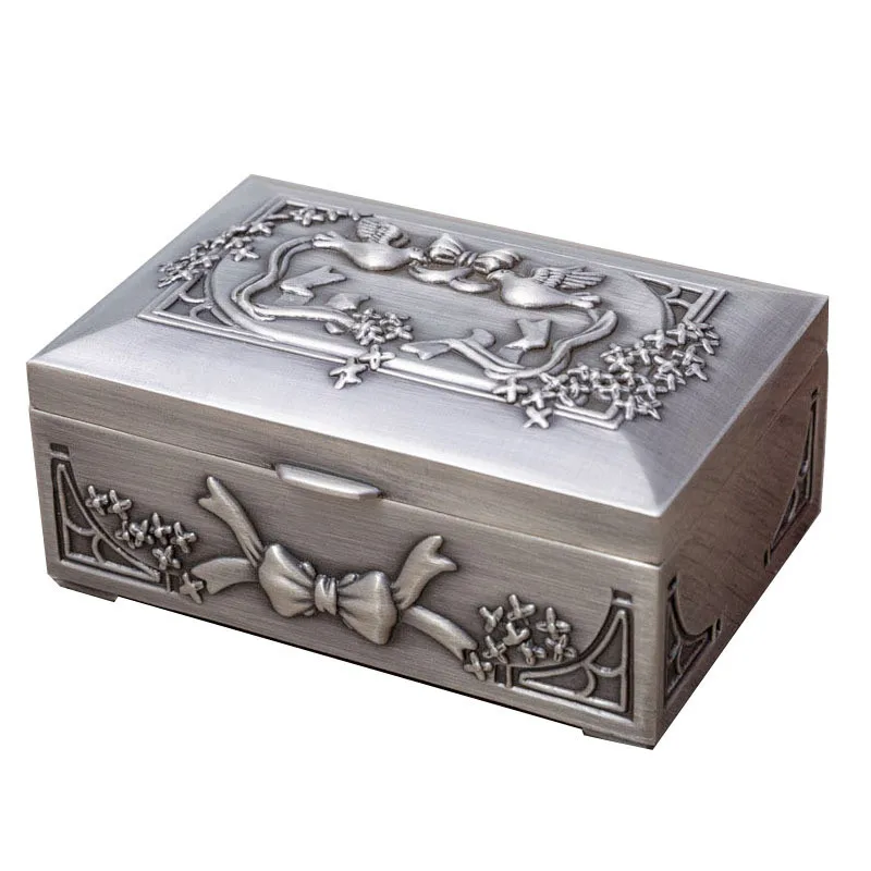 

2022 European Style Vintage Bow Jewelry Storage Box Square Metal Peace Dove Earrings Ring Organizer Case