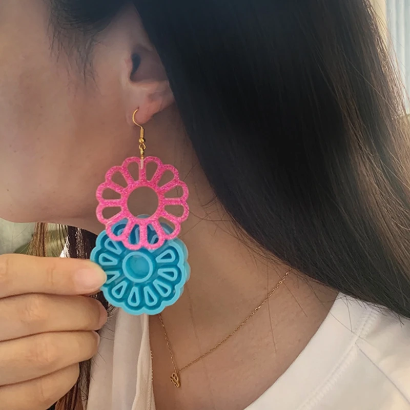 

1Pair Chrysanthemum Earrings Epoxy Resin Mold Ear Pendant Casting Silicone Mould
