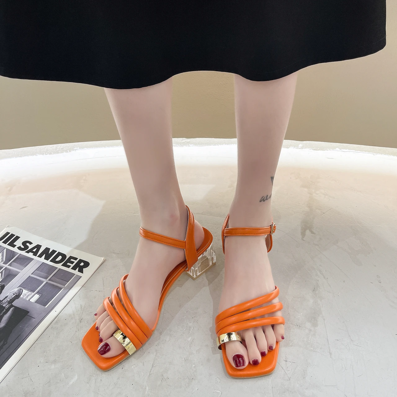 

2021 New Summer Outdoor Open-toed Sandals Fashion Narrow Band Gladiator Ladies Sandals High Heels Solid Color Cross Strap Shoes