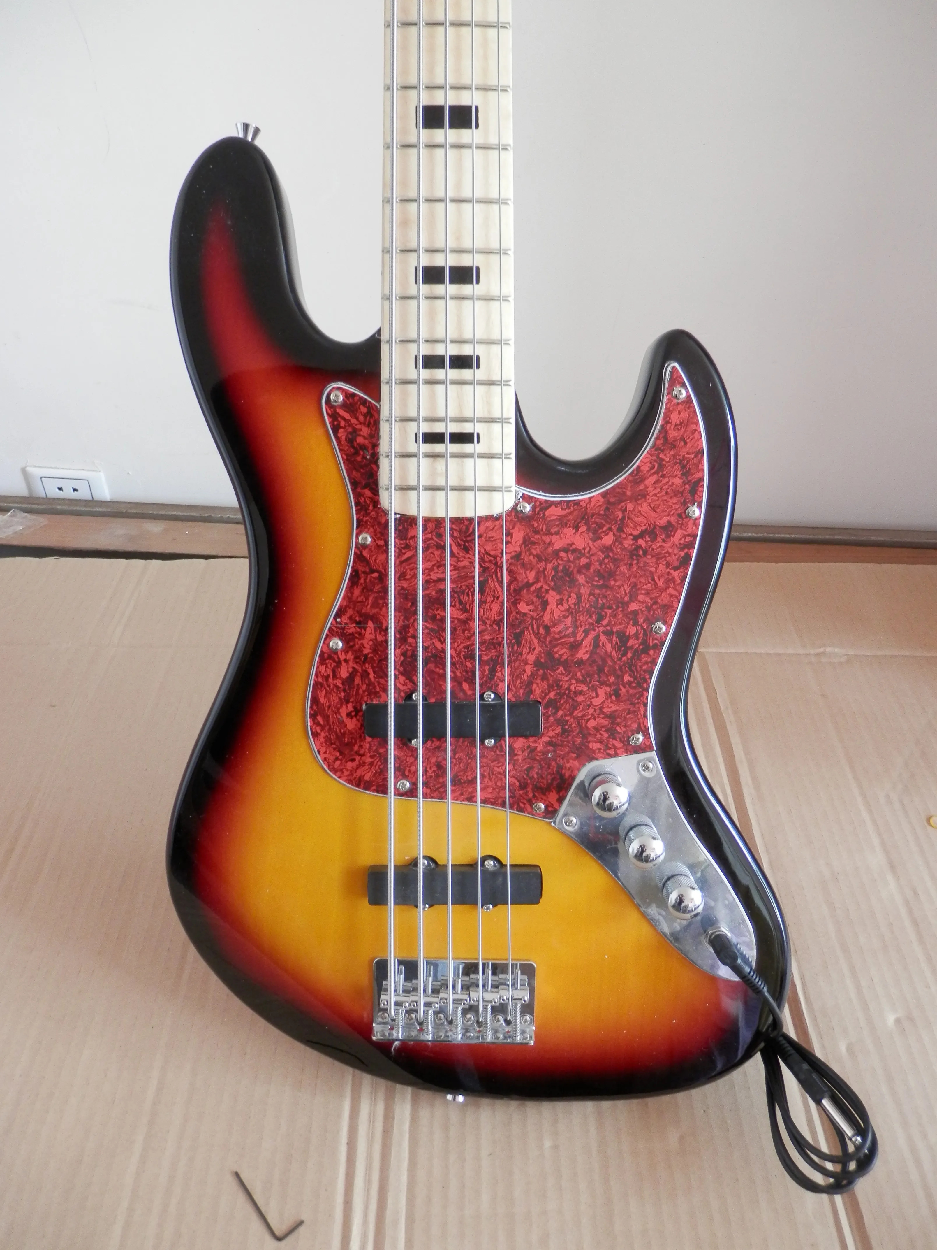 

Electric guitar bass Jazz Bass 5-Strings sunburst color Electric guitar bass Maple fingerboard 10yue25