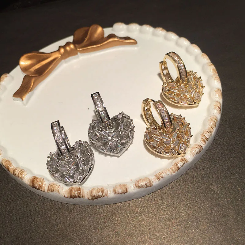 

Trendy Luxury Simple Hollow Heart Drop Earrings for Women Shiny Geometric Crystal Zircon Temperament Fashionable Jewelry Gifts