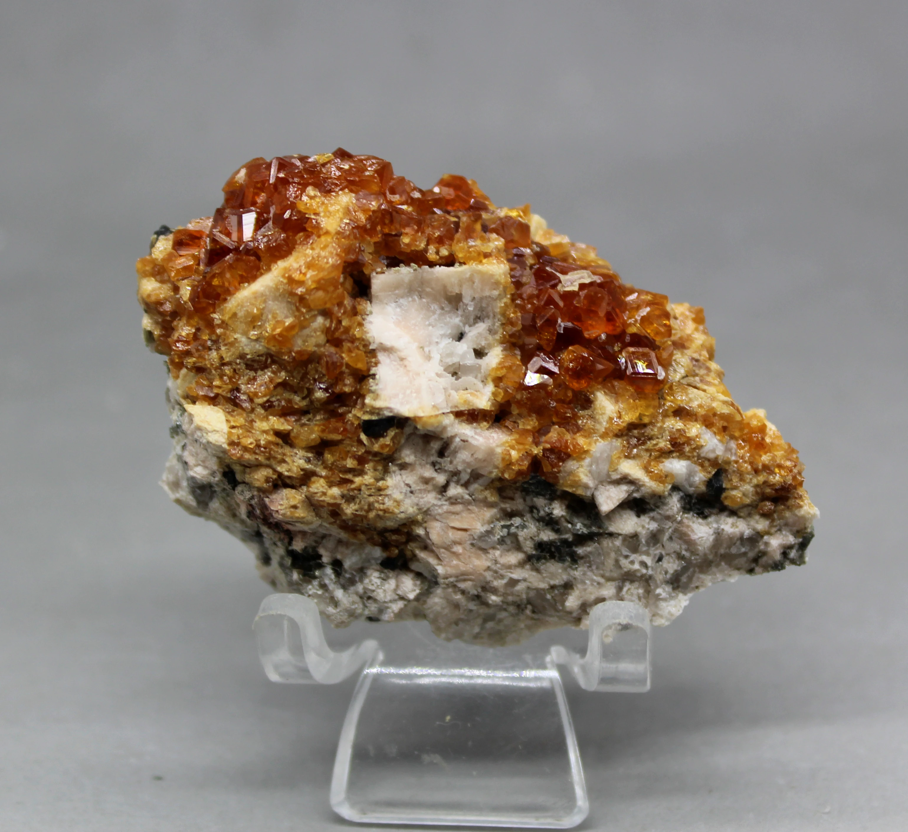 35 г натуральный гранат минеральный кристалл образцы камней и кристаллы