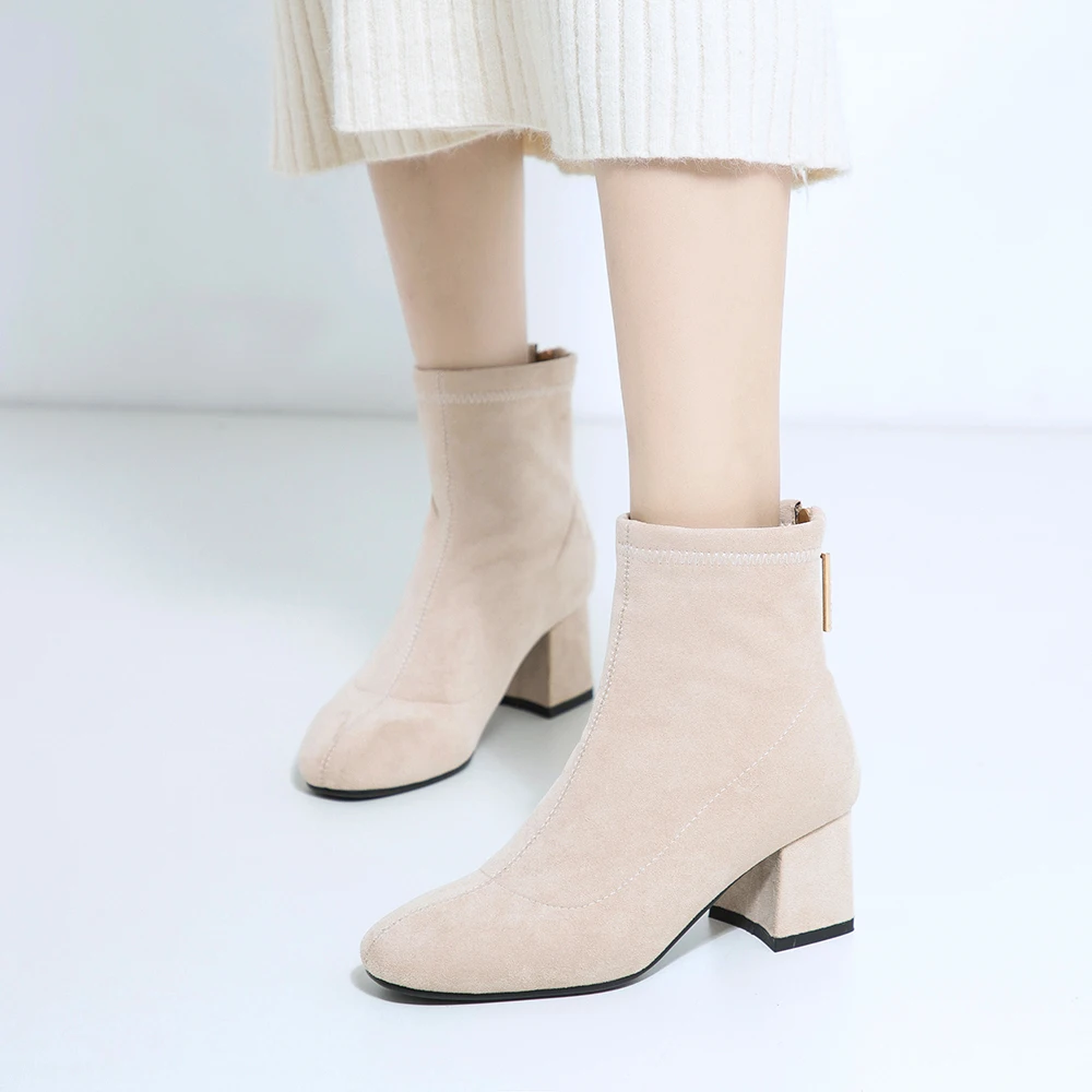 Женские Эластичные ботильоны на высоком массивном каблуке с острым носком |