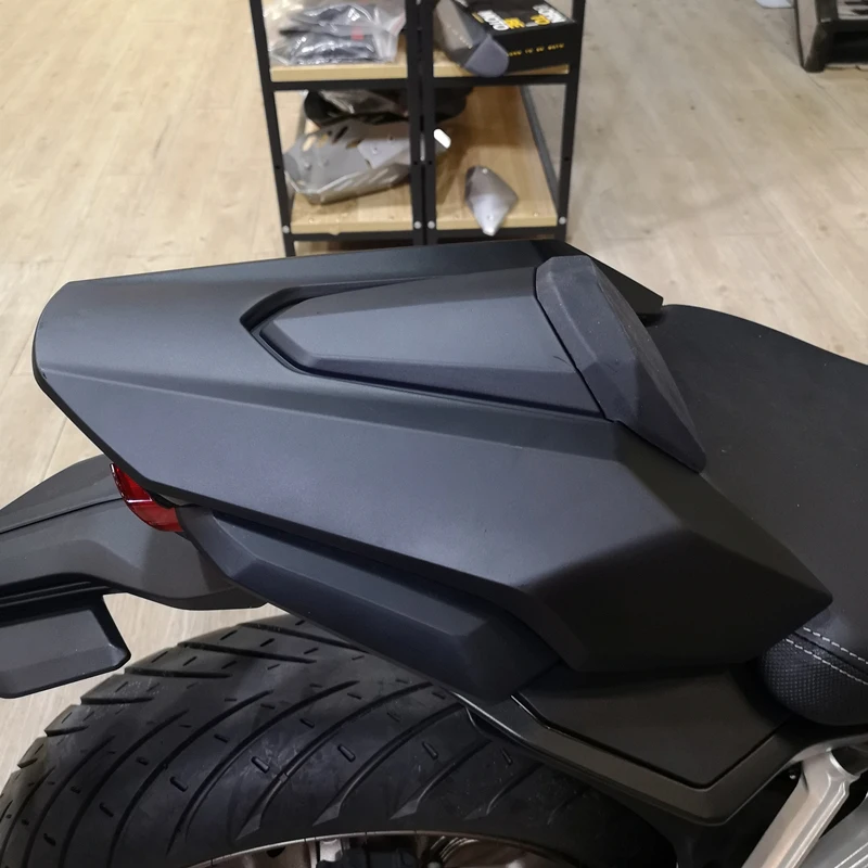 

Motorcycle Accessories Rear Seat Cover for Honda CB650R 2019 with Rubber Pad Vespa Scooter Moto Tail Protection