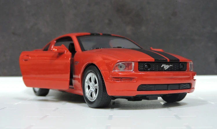 1/32 специальный литой металлический мускульный автомобиль Mustang GT 2005 домашний дисплей коллекция моделей игрушек для детей