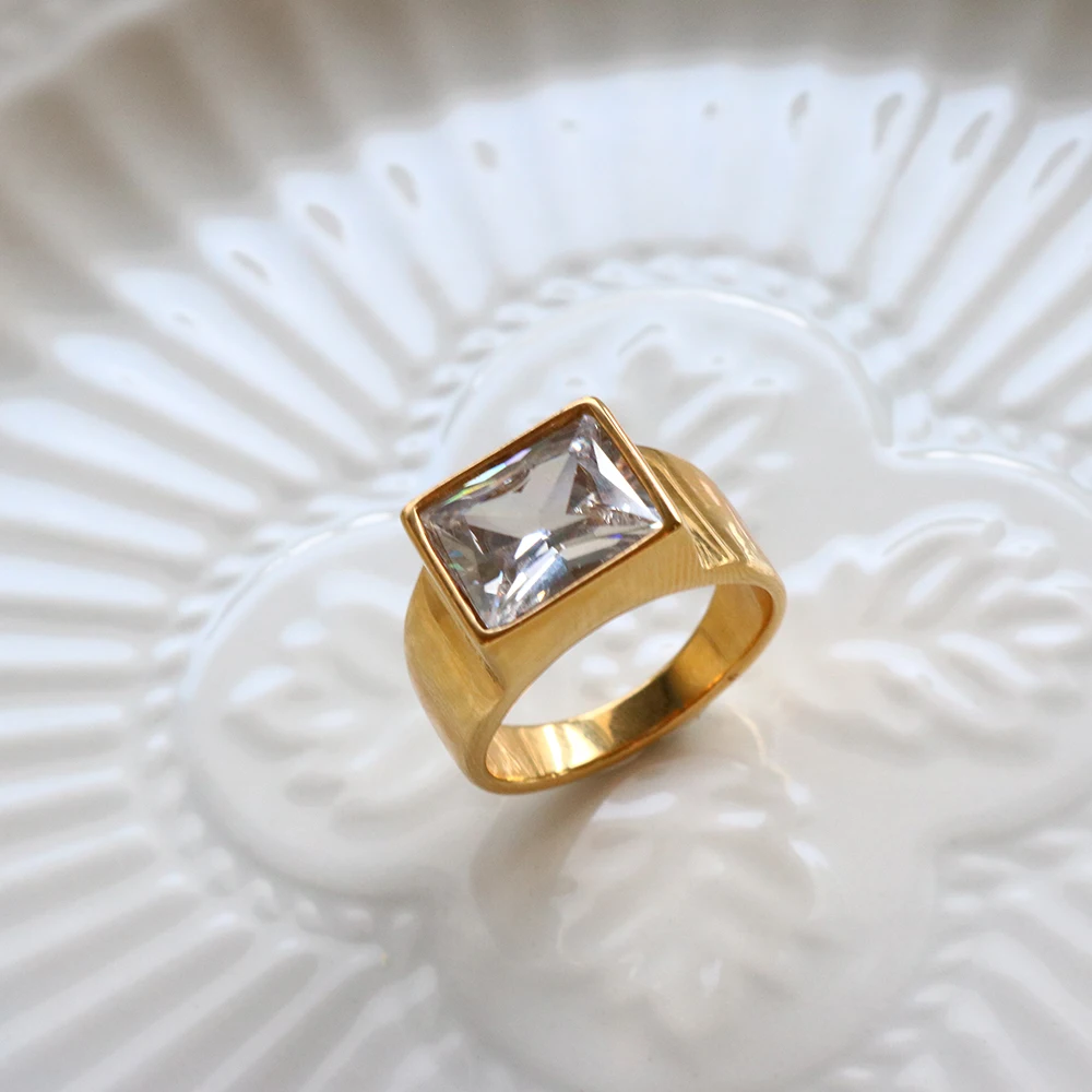

2021 Trendy Gemstone Ring Square Zircon Ring Stainless Steel Flash Shiny Diamond Ring