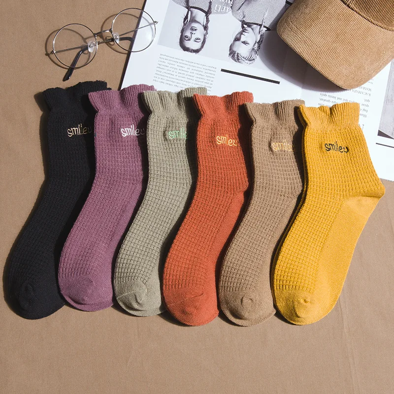 

Осенне-зимние новые носки японский колледж Стиль вышивка свободные кружевные женские зимние хлопковые теплые носки