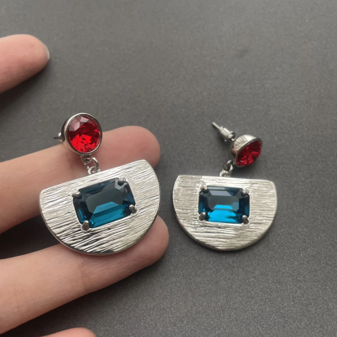 

European and American fashion new shield gemstone embellished earrings