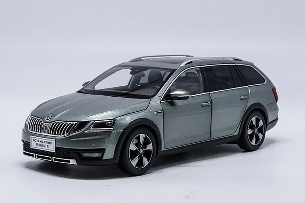 

1/18 Scale VW Volkswagen SKODA OCTAVIA Wagon Green Diecast Car Model Collection