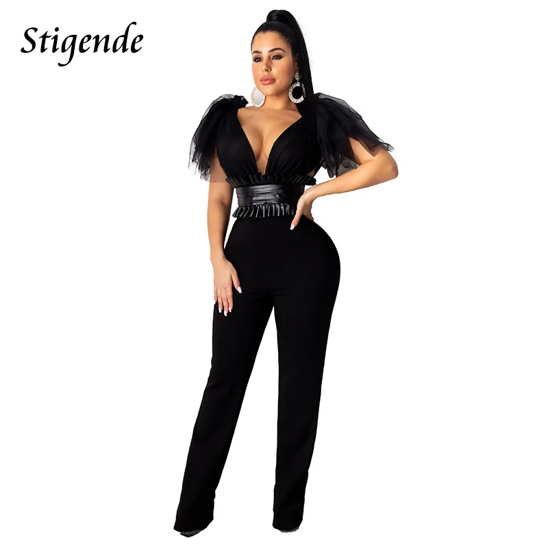 Женский прозрачный комбинезон в сеточку с глубоким V-образным вырезом и оборками