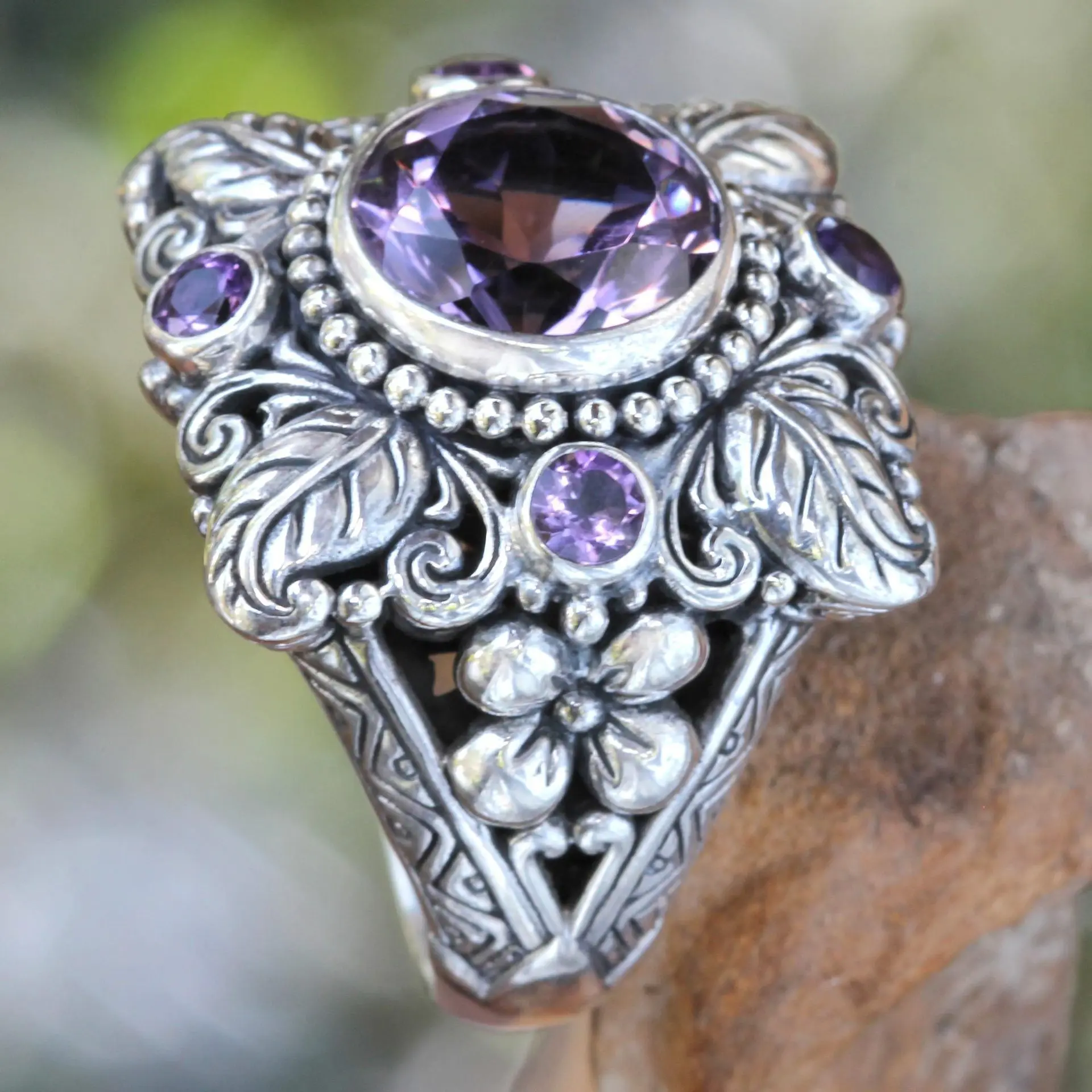

The new luxury amethyst ring 925 in Europe and America to restore ancient ways Thai silver leaves flower ring