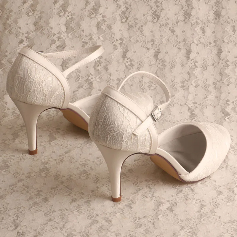 Летние женские босоножки цвета слоновой кости