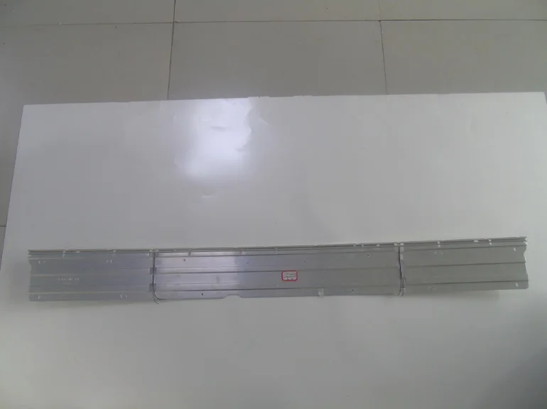 

New 10 PCS/lot 84LED 598mm LED Backlight strip for LED55M5600UC Hisense_55_HE550IUC_B52_84+84_4014M LT-1163576-B E227809 124G055
