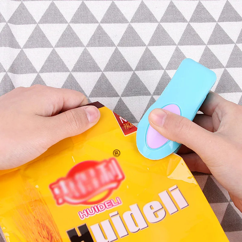 

Portable Mini Sealing Household Machine Heat Sealer Capper Food Saver Plastic Bags Package 6 Color Mini Gadgets