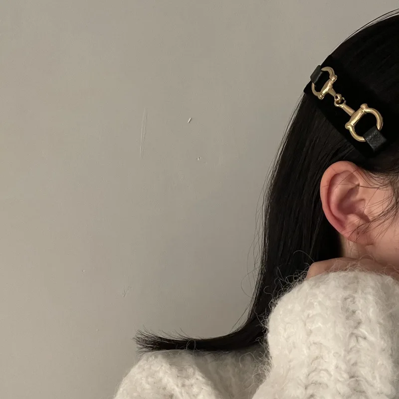 АОМУ Корея Ретро Металлическая Пряжка Черно-белая Бархатная Клетчатая Заколка на Ободке для Девочки Аксессуары для Волос с Темпераментом.