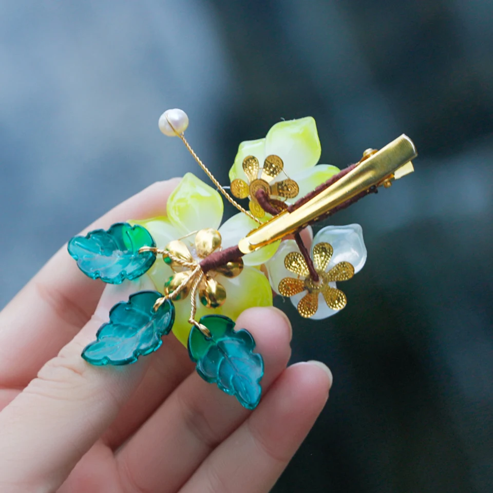 

Fashion Traditional Chinese Style Elegance Winter Jasmine Hair Clips For Women Spring Hairpins Ladies Hair Accessories