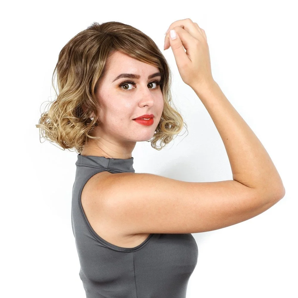 

Dai weier Short Curly 13*4 Synthetic Lace Front Wigs Ombre Wig for Women Brown to Blonde Wig for Party