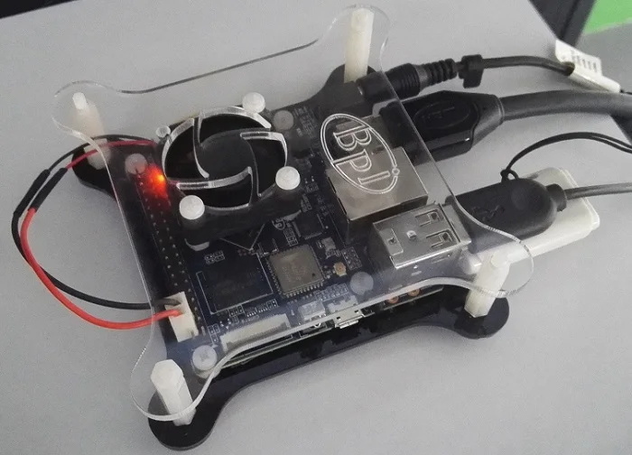 BPI M2 + акриловый чехол с вентилятором только для Banana Pi Plus Примечание: в виде