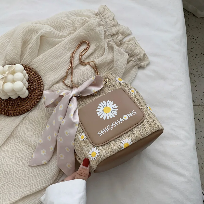 

Цветок из плетеной соломы сумка через плечо Классическая текстура Креативный дизайн Chic для женщин; Повседневные пляжные вязаная сумка на п...