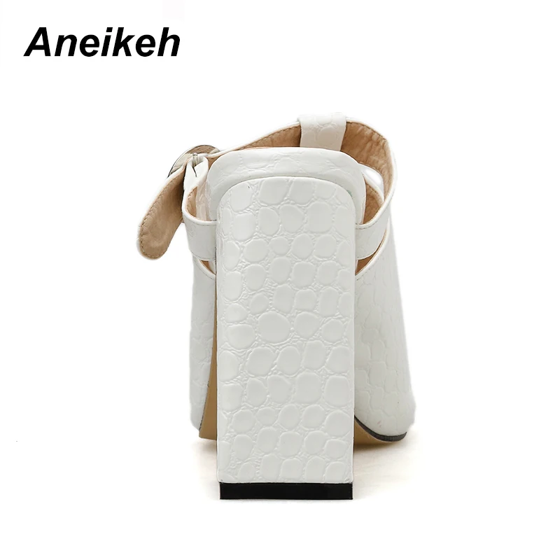 Aneikeh/летние шлепанцы с открытым носком; женские шлепанцы из искусственной кожи с металлическим украшением и вырезами; повседневные туфли на высоком каблуке
