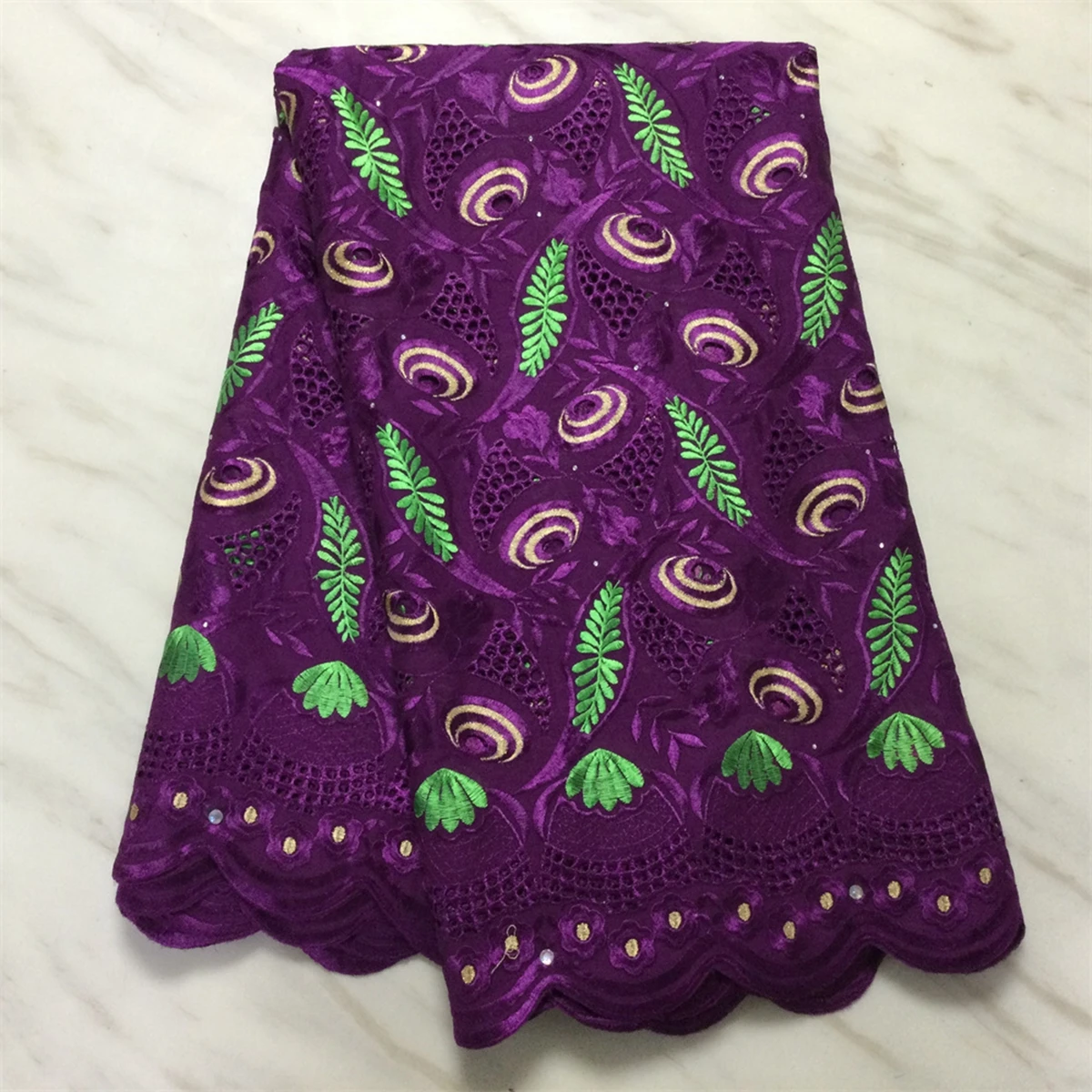 

Новейшее качество, африканская швейцарская версия, гарантированно настоящий мягкий материал для шитья с вышивкой для женского свадебного ...