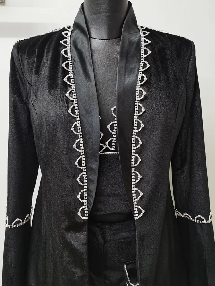 

Heavy craftsmanship diamond-studded velvet short coat three-piece suit + tube top sling Ladies autumn new style + trousers suit