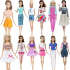 Случайный 15 предметов = 5x модные наряд Низ блузки комплекты, рубашка и штаны юбка + 10x Обувь Аксессуары Одежда для куклы Барби