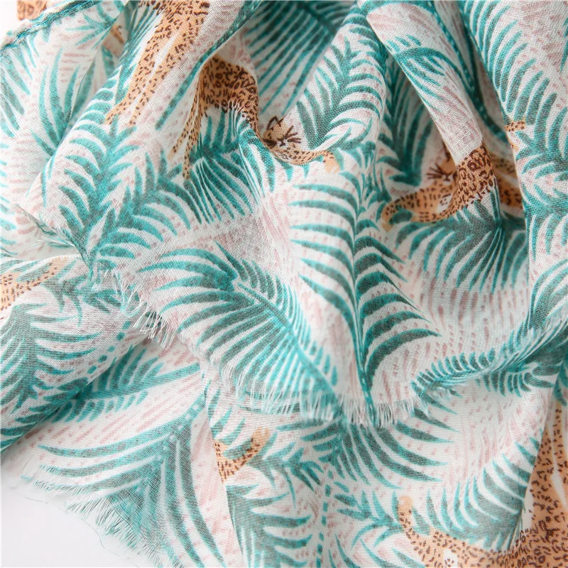 

Scarf Women 2020 fashion ladies Tropical Print Long Scarf Cute Leopard Cotton Designers Hijab Shawls and Wraps Soft Bufandas