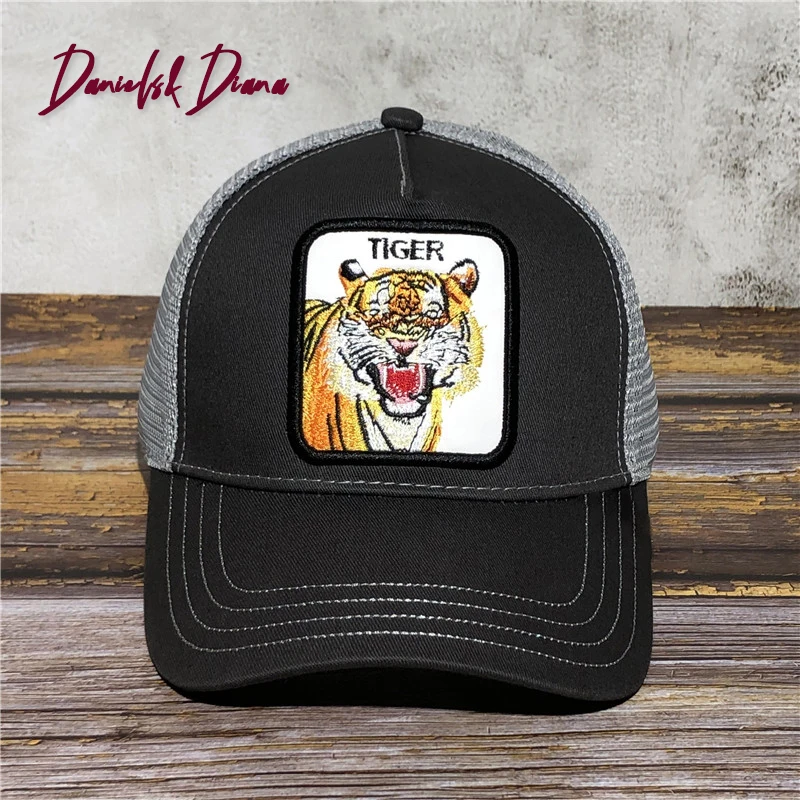 

NEW Queen Bee Embroidered Fashion Mesh Baseball Cap Lovely Animals Caps Women & Men Snapback Cap Dad Hat Summer Adjustable
