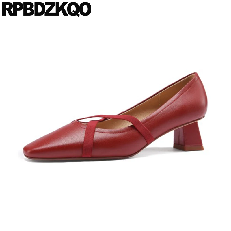 

Женские туфли-лодочки из натуральной кожи, на среднем каблуке, с квадратным носком, размер 33