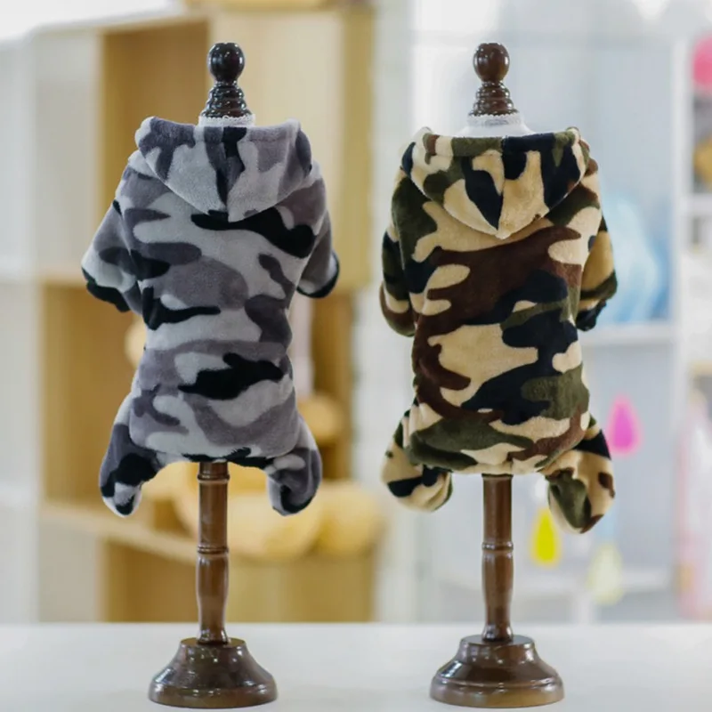 

Камуфляжная Толстая плюшевая зимняя одежда для собак, костюм с капюшоном на четыре лапы для чихуахуа, мопса, одежда для домашних животных, одежда для маленьких и средних собак