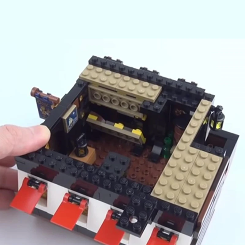 

2545PCS 8 Dolls Caribbean Pirates Ship Barracuda Bay Ship City View Creator Ideas Fit 21322 Building Block Brick Kid Toy Gift