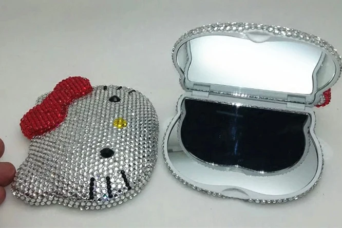 Handmade KT Cat Mirror Rhinestones Portable Pocket Helloo Cute Flip Makeup Decor Mini Desk Decorative Mirrors |