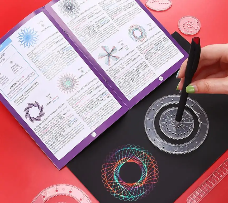 売る パーティーの魔法の描画定規アートセット幾何学的テンプレートスパイラル花インターロッキングギアおもちゃ落書きキットバッグ詰め物10セット/ロット