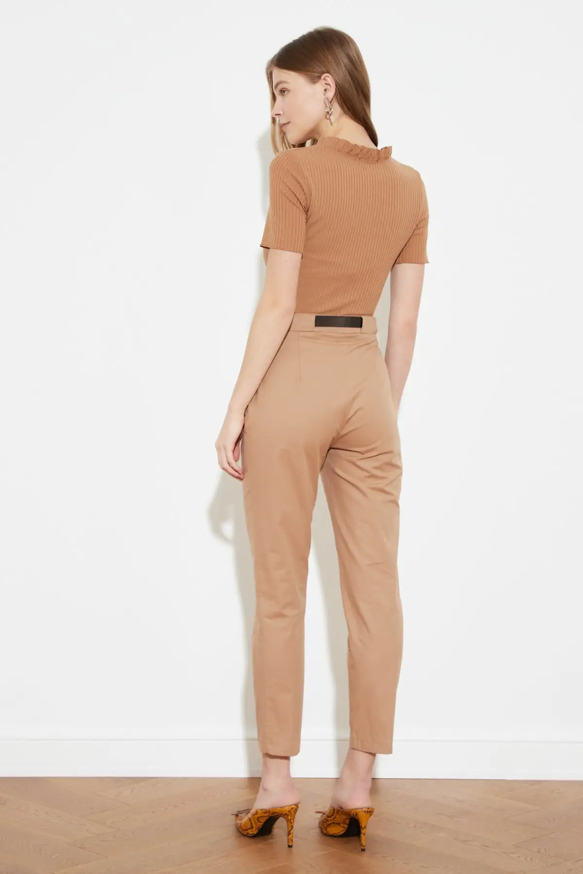 

Trendyol Arched Pants TWOSS21PL0139