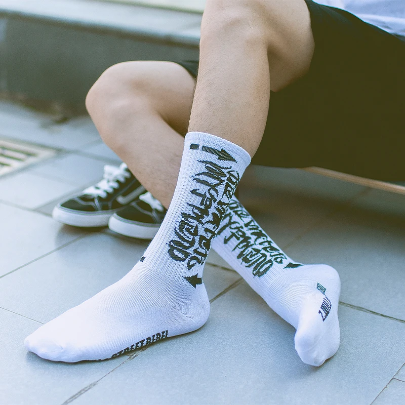 3 Pairs/Box Chinese Hip Hop Fashion Socks Cotton Harajuku Long Tide Letter Unisex Sport Skateboard Gifts for Men Women Socks