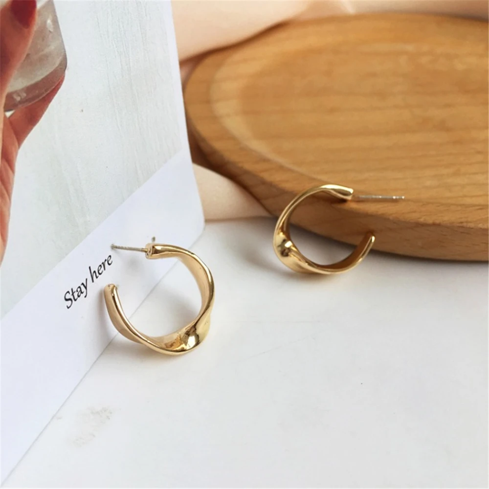 

NEW Fashion Distorted Irregular Semicircle SStud Earrings Femininity Exaggerated Earrings Jewelry Accessories