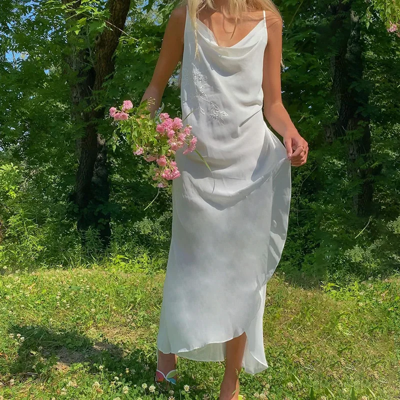 

Embroidery Sleeveless Long Maxi Dress Women Summer Streetwear Sexy Beach Holiday Dresses White Loose Vintage Streetwear Backless