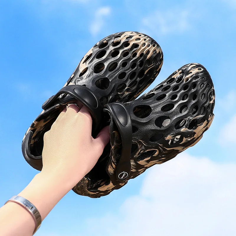 

Hollow Out Garden Slippers Men Shoes Breathable Foam Runners Water Footwear Summer Outdoor Men Sandals Beach Slippers Camouflage